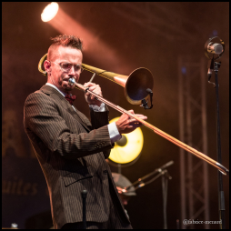 Jujubees swing combo