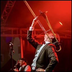 Jujubees swing combo