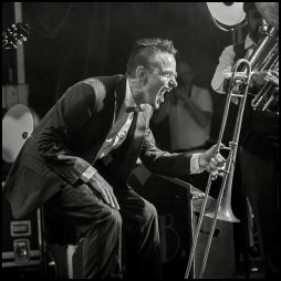 Jujubees swing combo